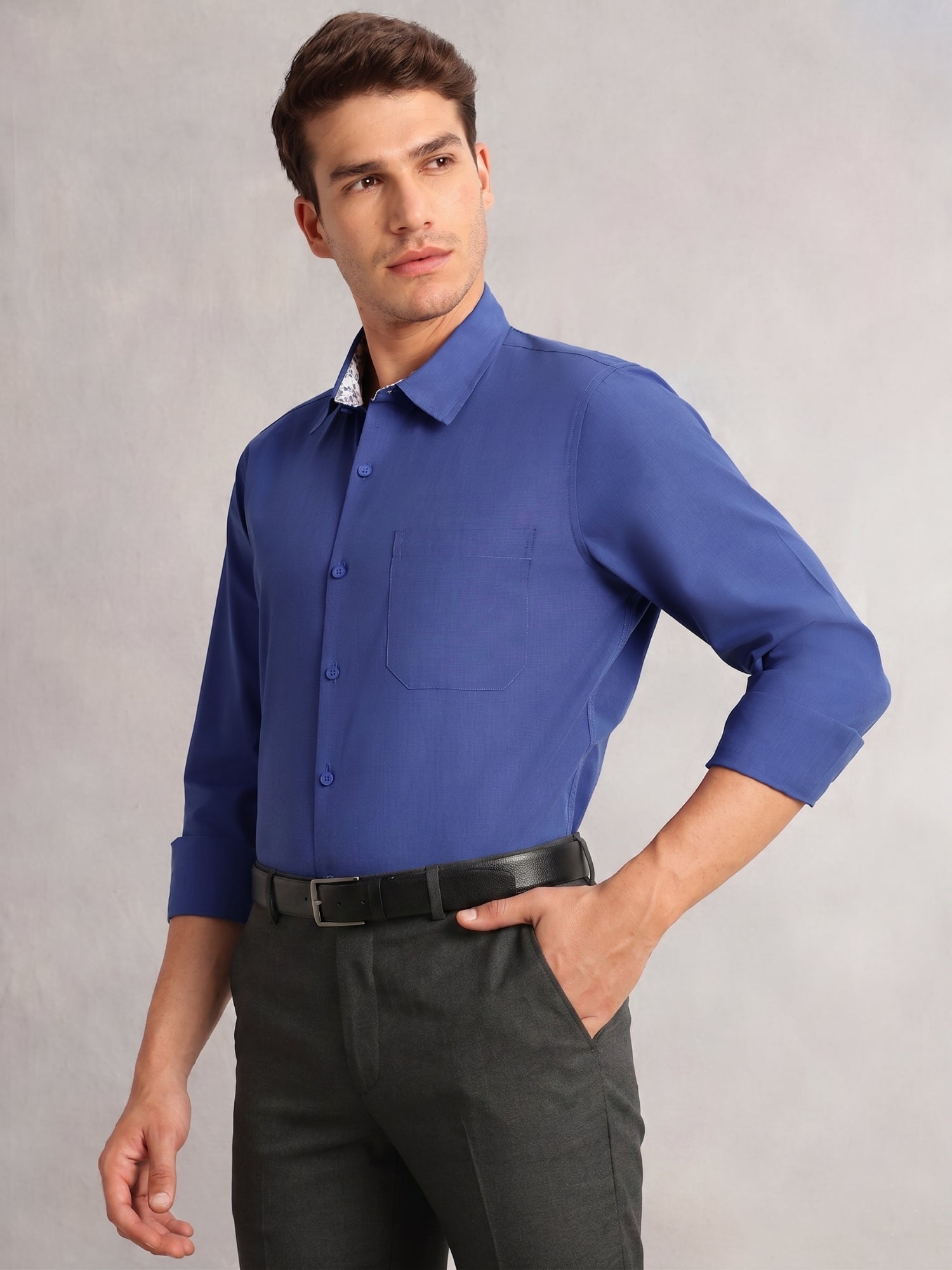 Thomas Scott Men Royal Blue Premium Regular Fit Long Sleeves Spread Collar Solid 100% Cotton Formal Shirt