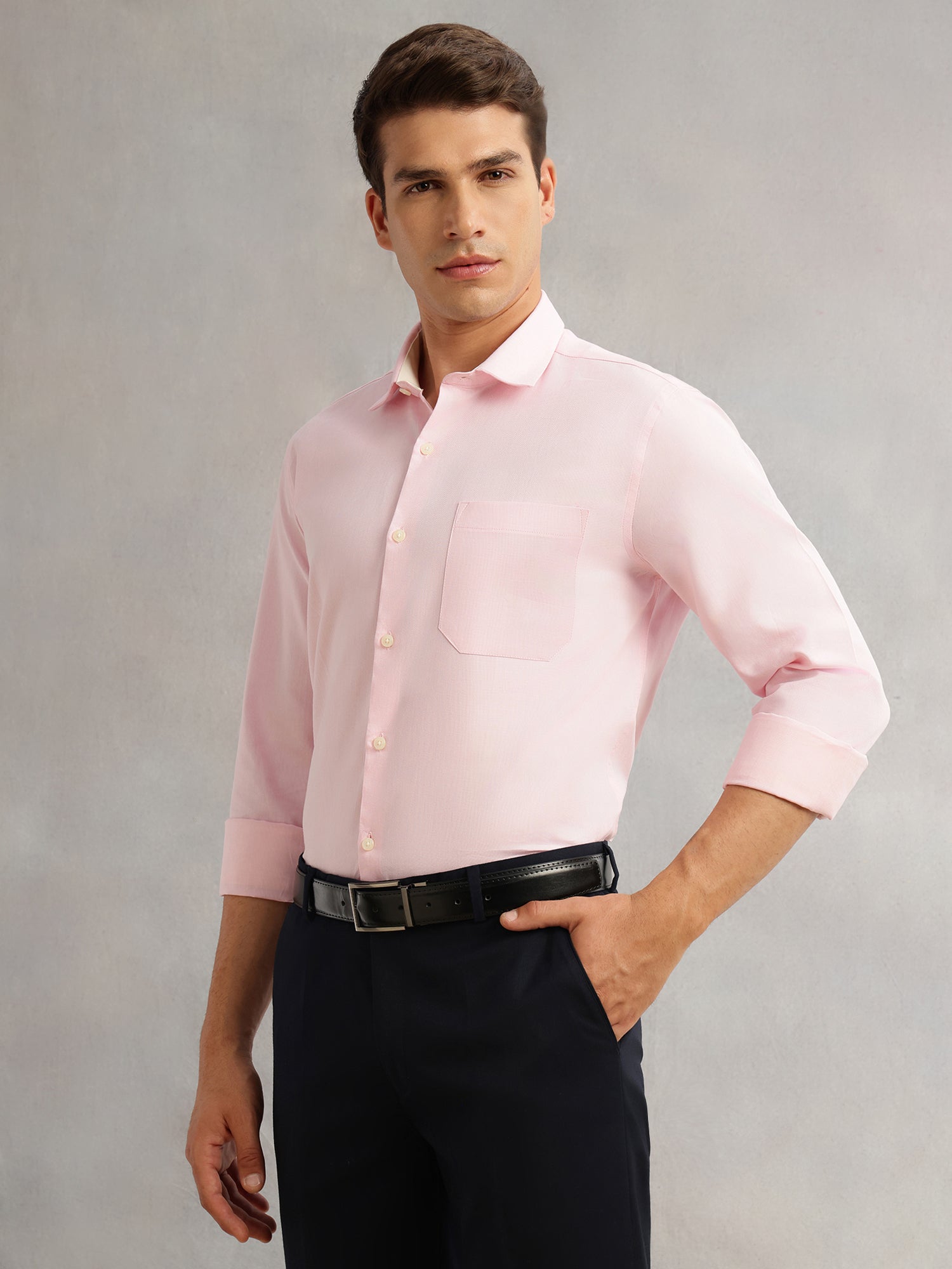 Thomas Scott Men Pink Regular Fit Long Sleeves Spread Collar with Contrast Fabric Solid 100% Cotton Formal Shirt