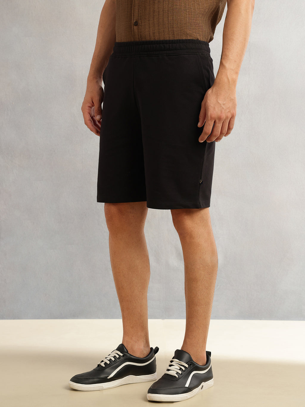 Thomas Scott Men Black Mid-Rise Regular Fit Solid Knee Length Knitted Shorts with Drawstring Closure
