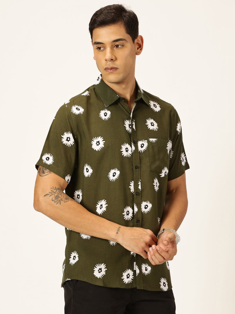 Thomas Scott Men Green Premium Short Sleeves Slim Fit Spread Collar Floral Printed Casual Shirt