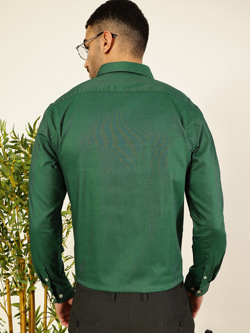 Thomas Scott Men Green Premium Slim Fit Long Sleeves Spread Collar Solid 100% Cotton Formal Shirt