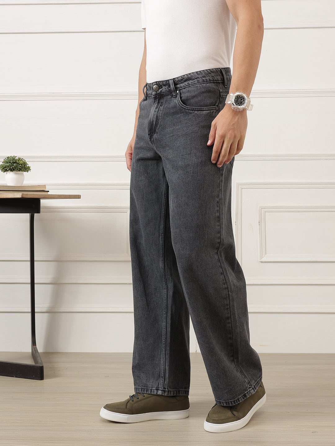Dark Black Smart Baggy Fit Mid-Rise Clean Look Non-Stretchable Jeans For Men