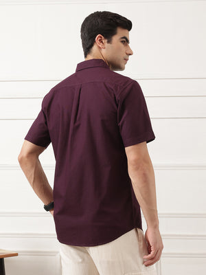 Wine Regular Fit Short Sleeve Spread Collar Solid Oxford Cotton Casual Shirt For Men