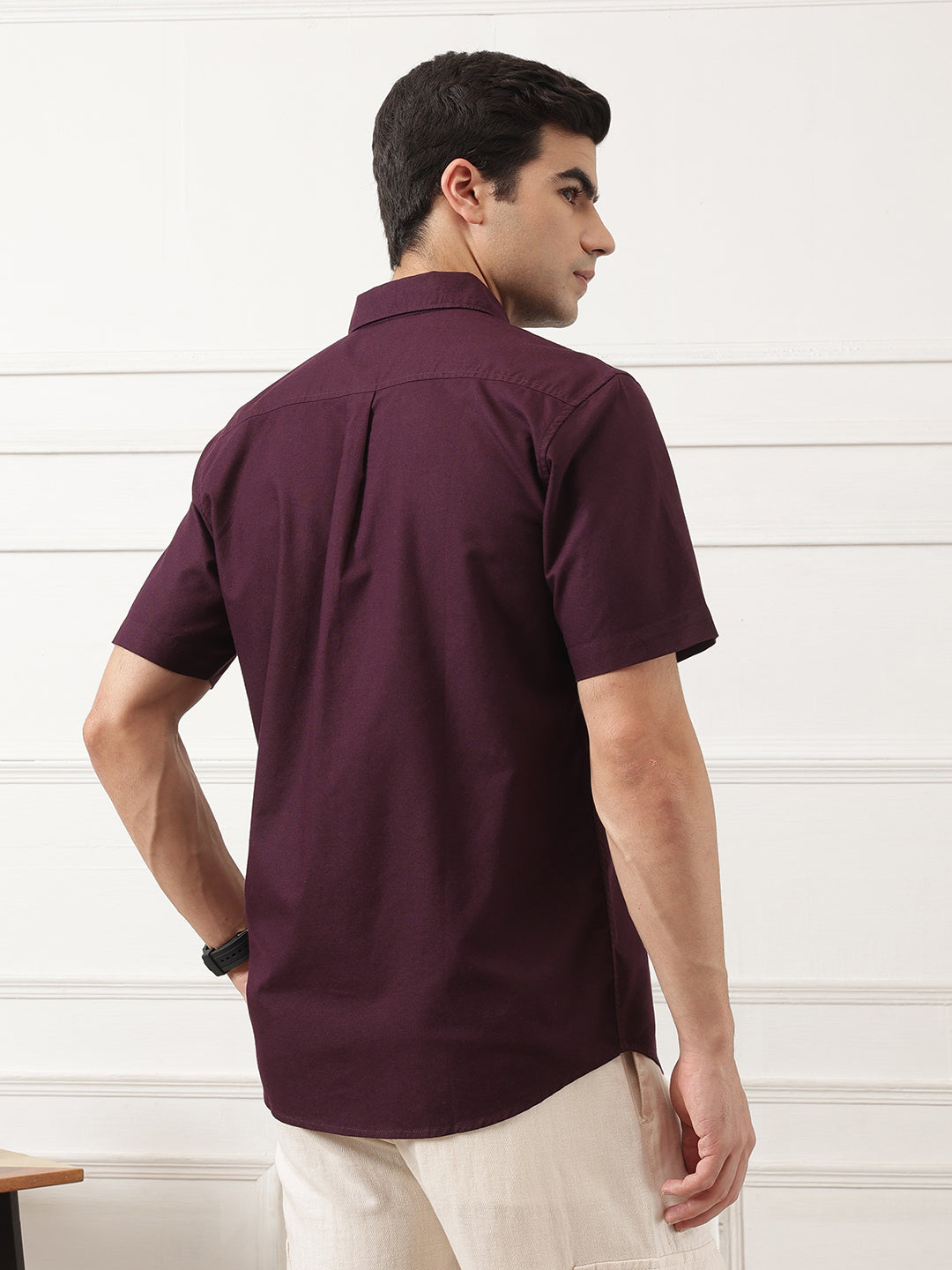 Wine Regular Fit Short Sleeve Spread Collar Solid Oxford Cotton Casual Shirt For Men
