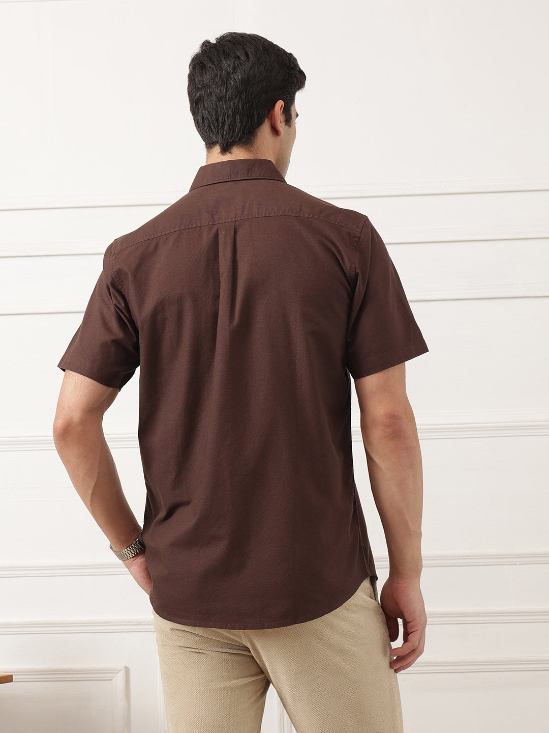 Coffee Regular Fit Short Sleeve Spread Collar Solid Oxford Cotton Casual Shirt For Men