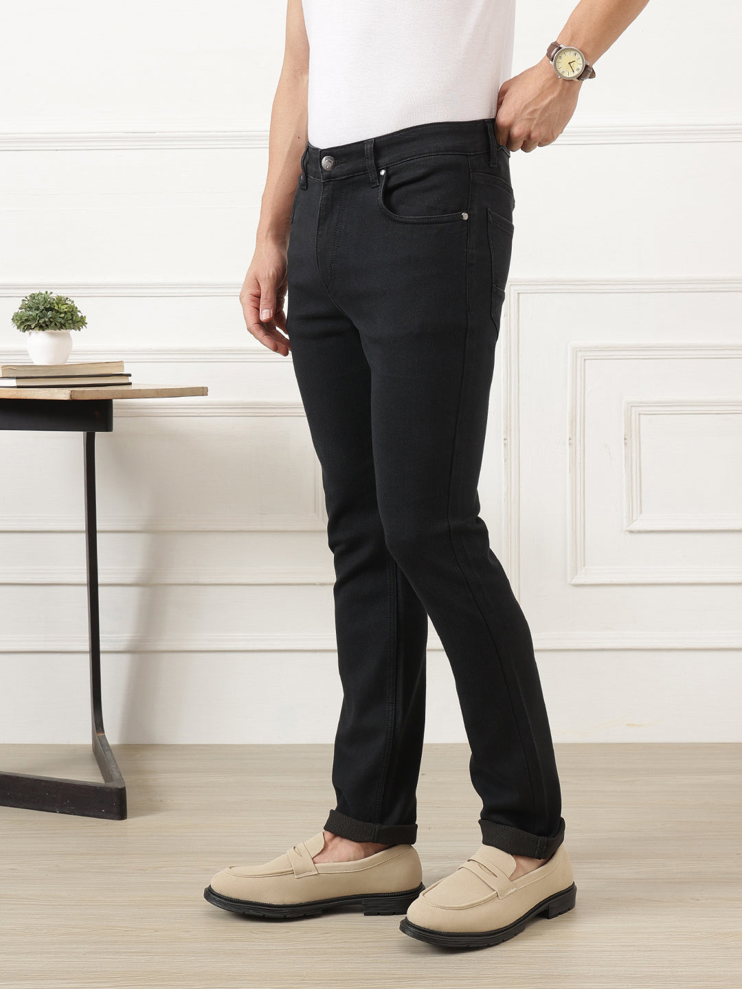 Black Smart Straight Fit Mid-Rise No Faded Clean Look Stretchable Jeans For Men