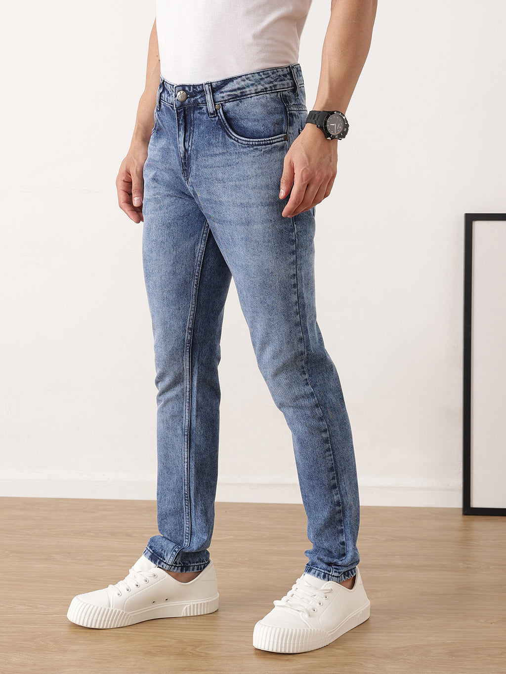 Mid Blue Smart Slim Fit Mid-Rise Clean Look Non Stretchable Jeans For Men