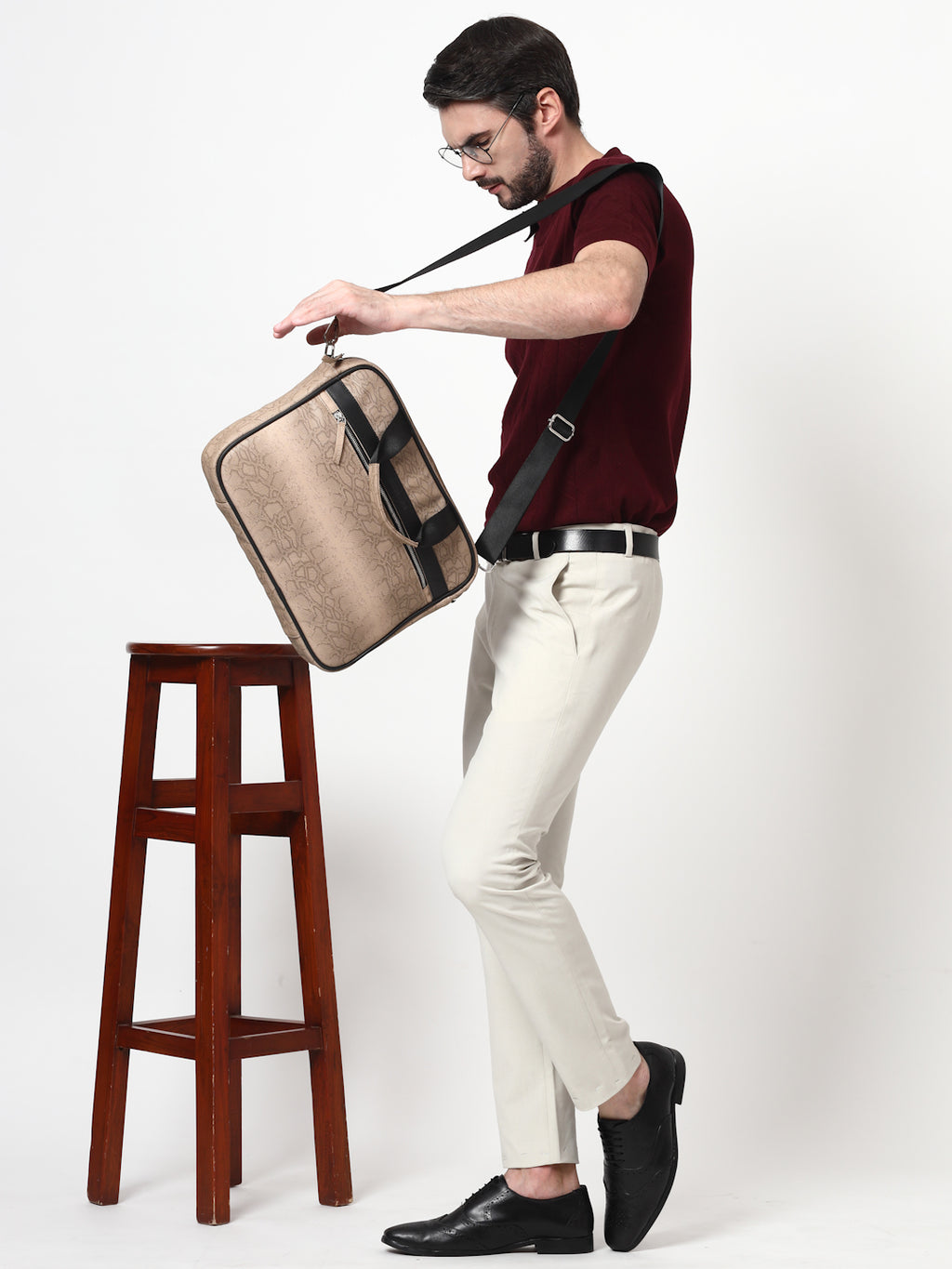 Thomas Scott Men Textured PU Laptop Bag