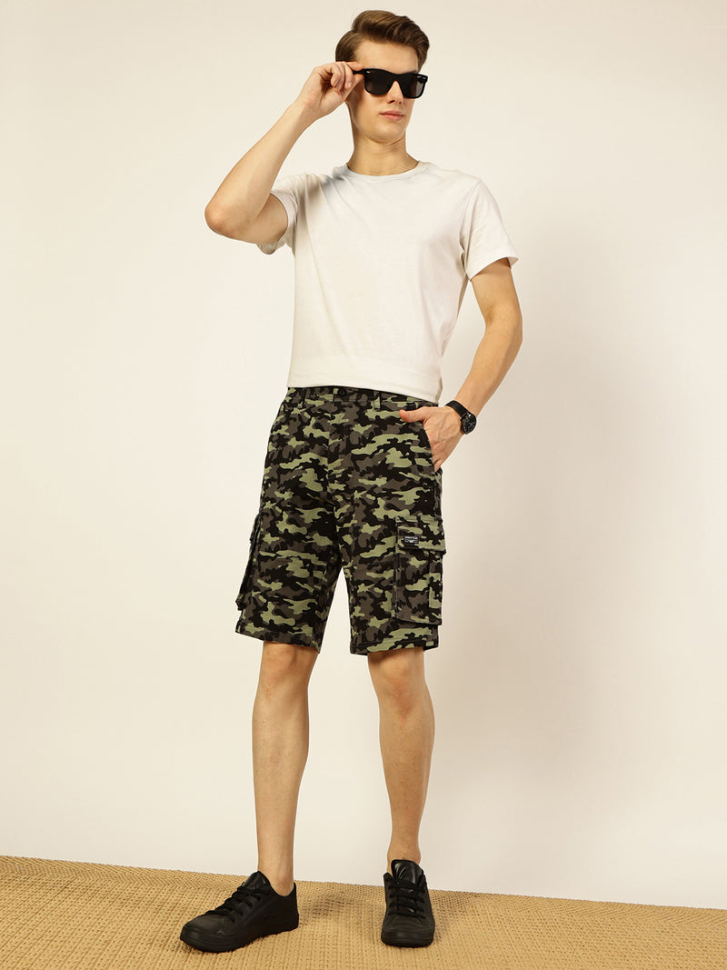 Thomas Scott Men Green Camouflage Printed Outdoor Cargo Shorts
