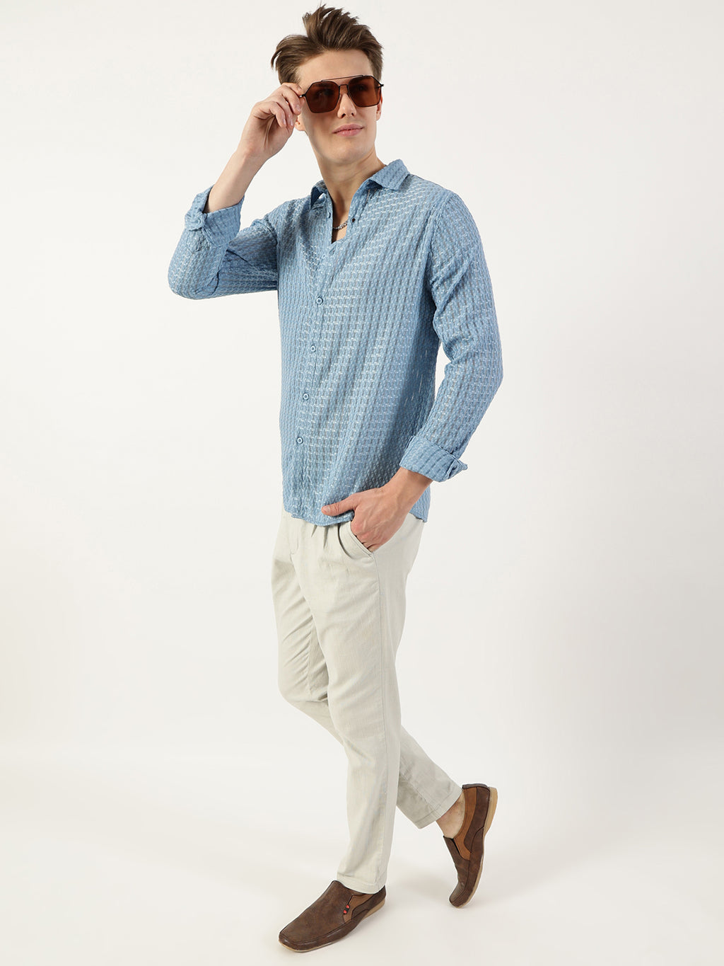 Thomas Scott Men Blue Premium Spread Collar Textured Solid Slim Fit Casual Shirt