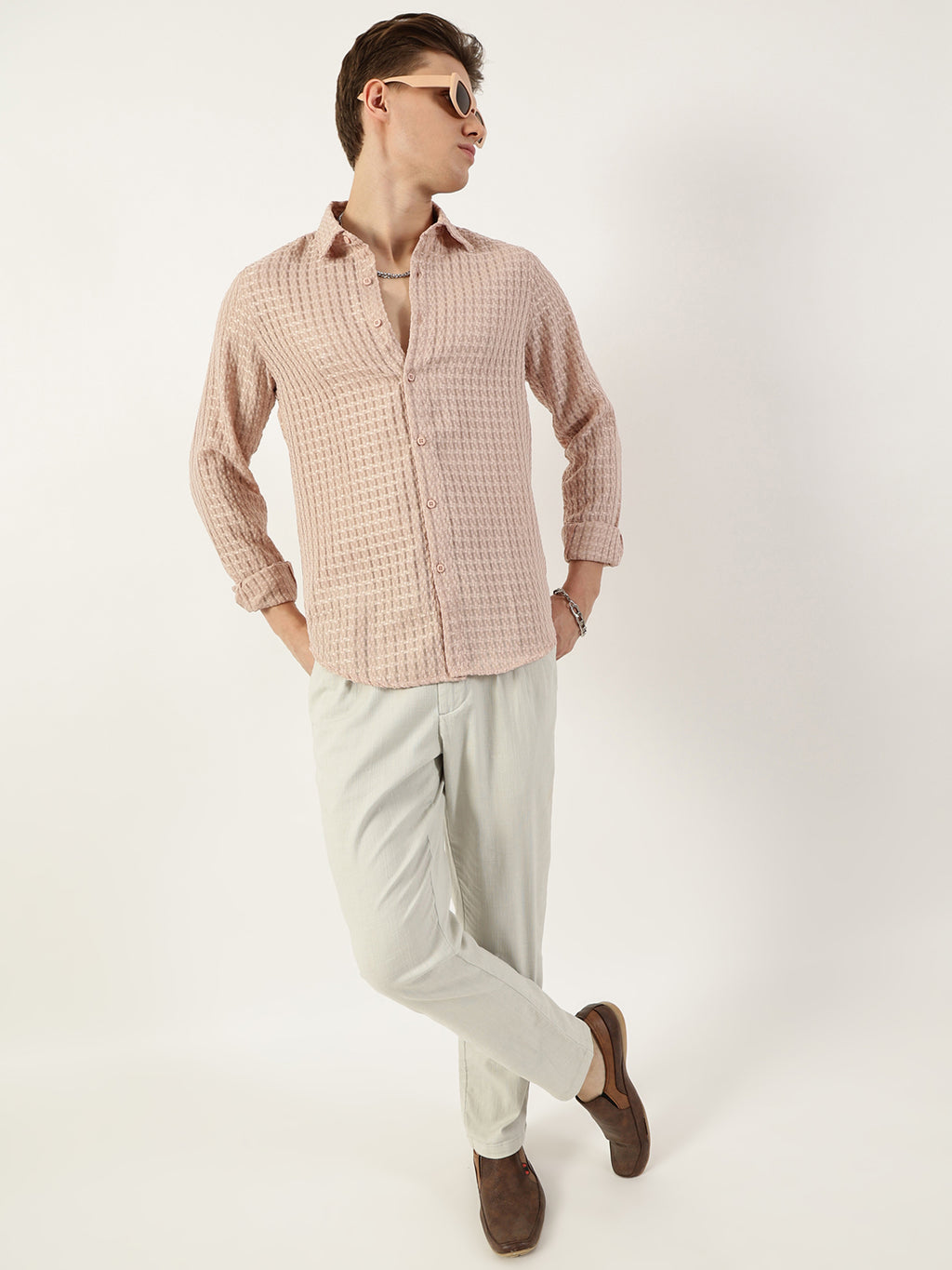 Thomas Scott Men Pink Premium Spread Collar Textured Solid Slim Fit Casual Shirt