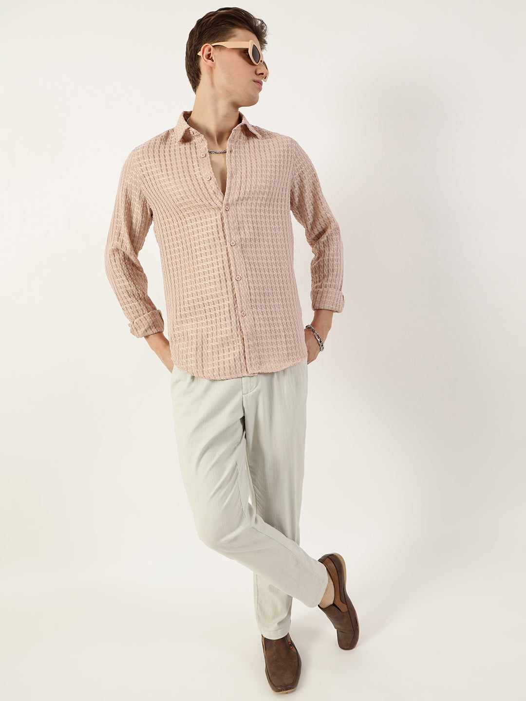 Thomas Scott Men Pink Premium Spread Collar Textured Solid Slim Fit Casual Shirt