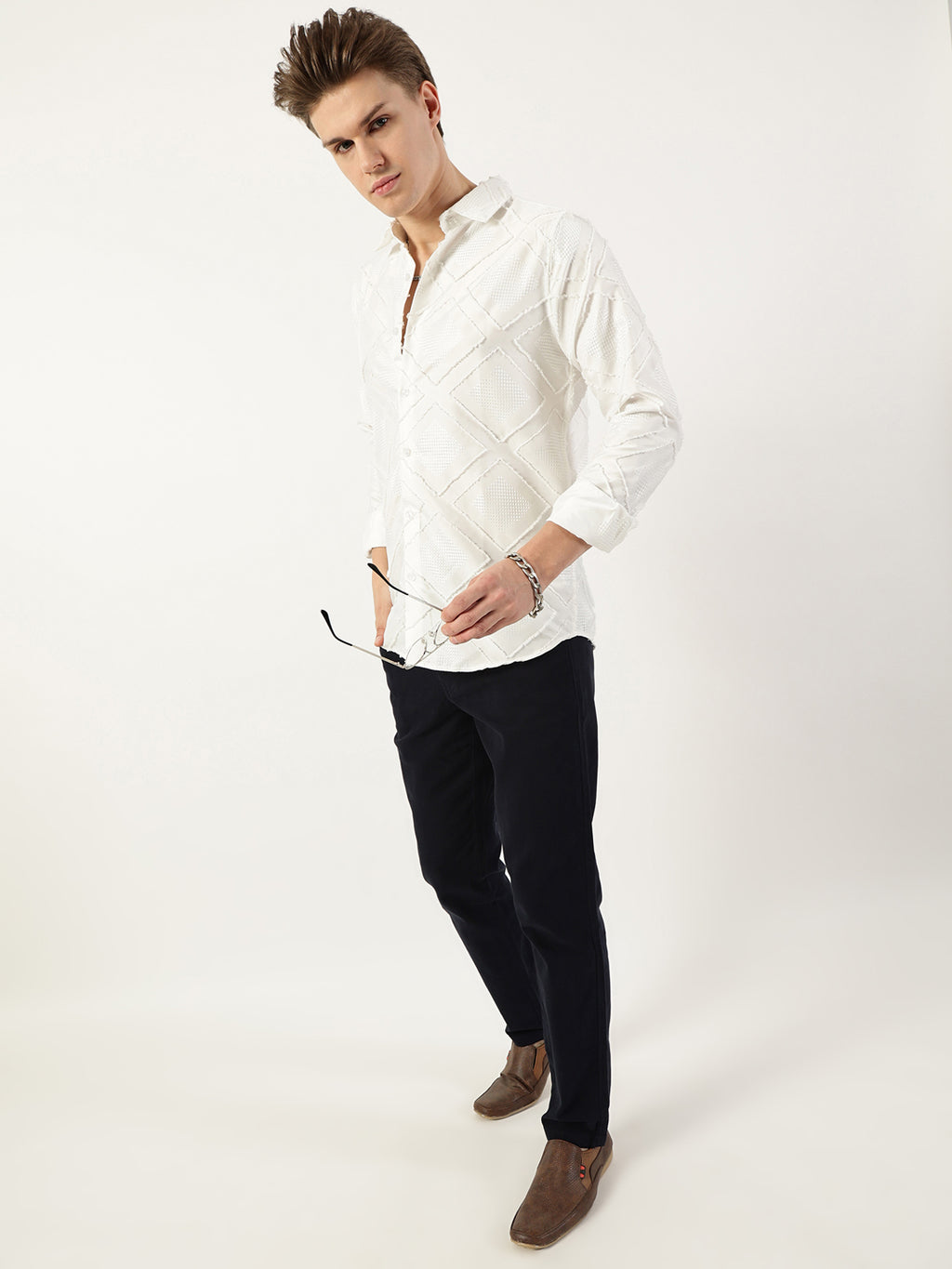 Thomas Scott Men White Premium Spread Collar Graphic Printed Slim Fit Casual Shirt