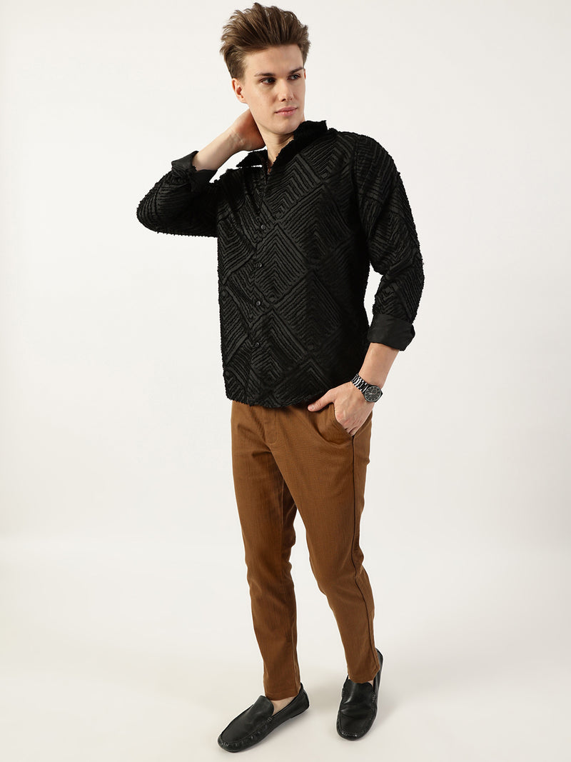Thomas Scott Men Black Premium Spread Collar Textured Solid Slim Fit Casual Shirt