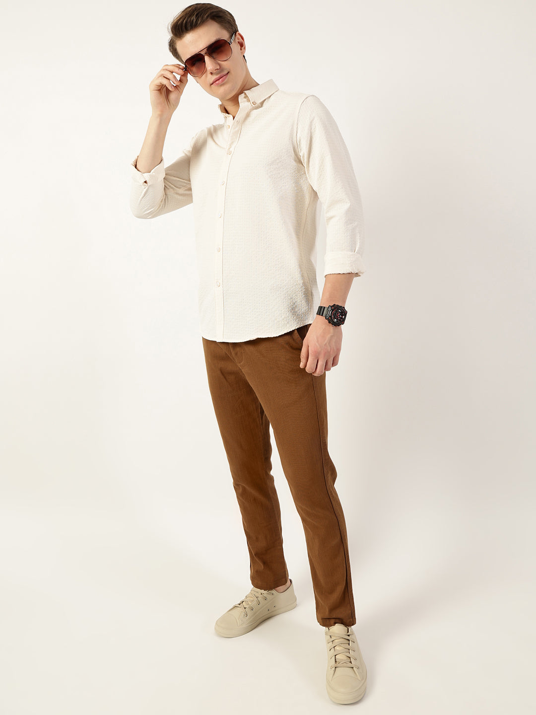 Thomas Scott Men White Smart Button-Down Collar Textured Solid Slim Fit Casual Shirt