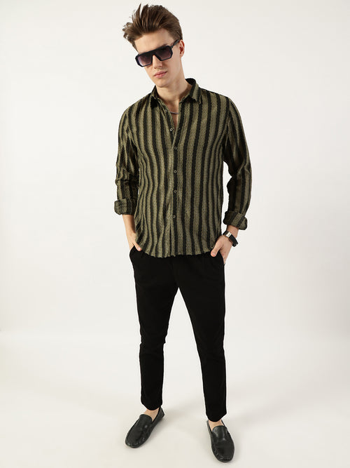 Thomas Scott Men Olive Premium Spread Collar Textured Solid Slim Fit Casual Shirt
