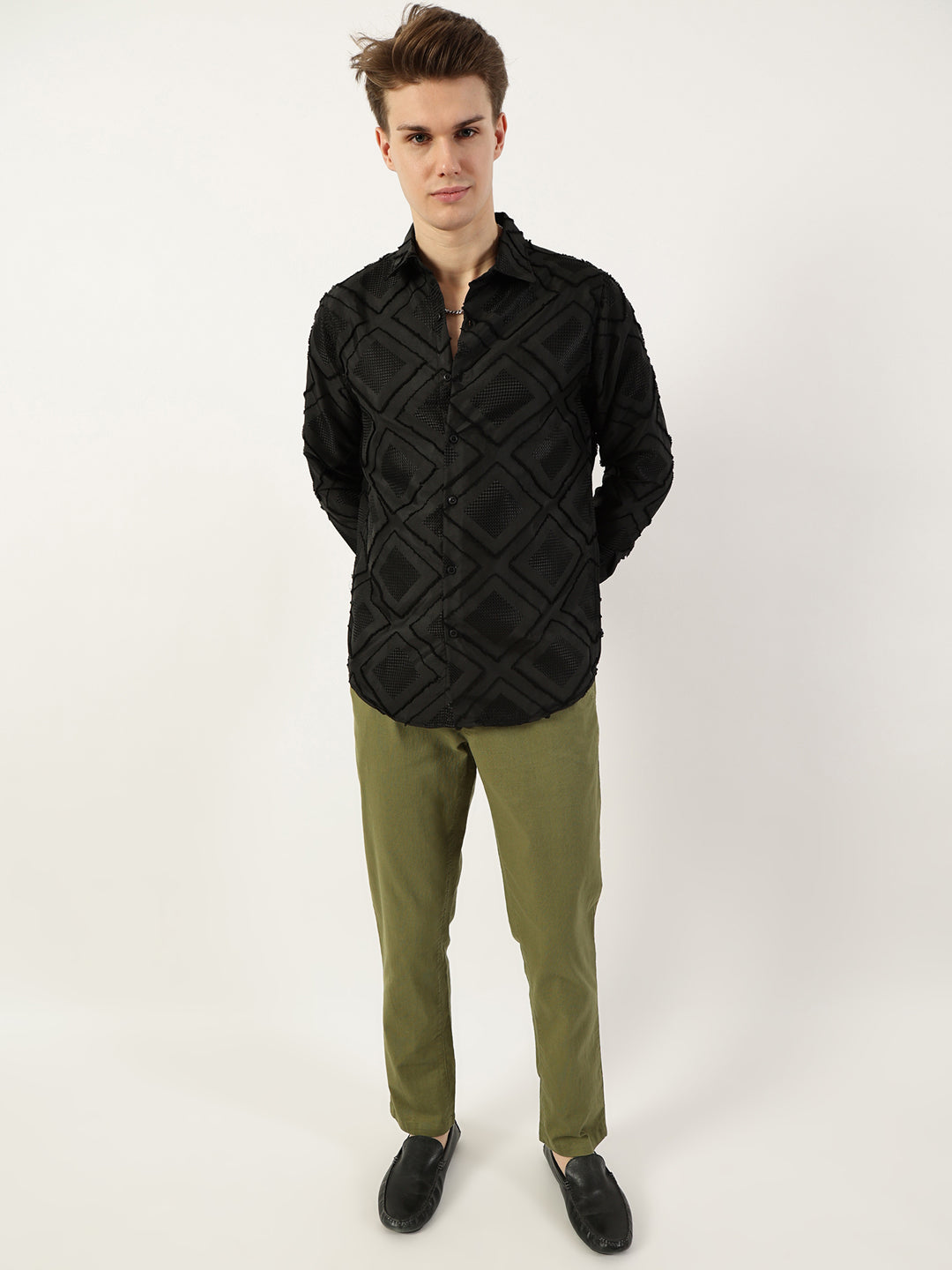 Thomas Scott Men Black Premium Spread Collar Textured Slim Fit Casual Shirt