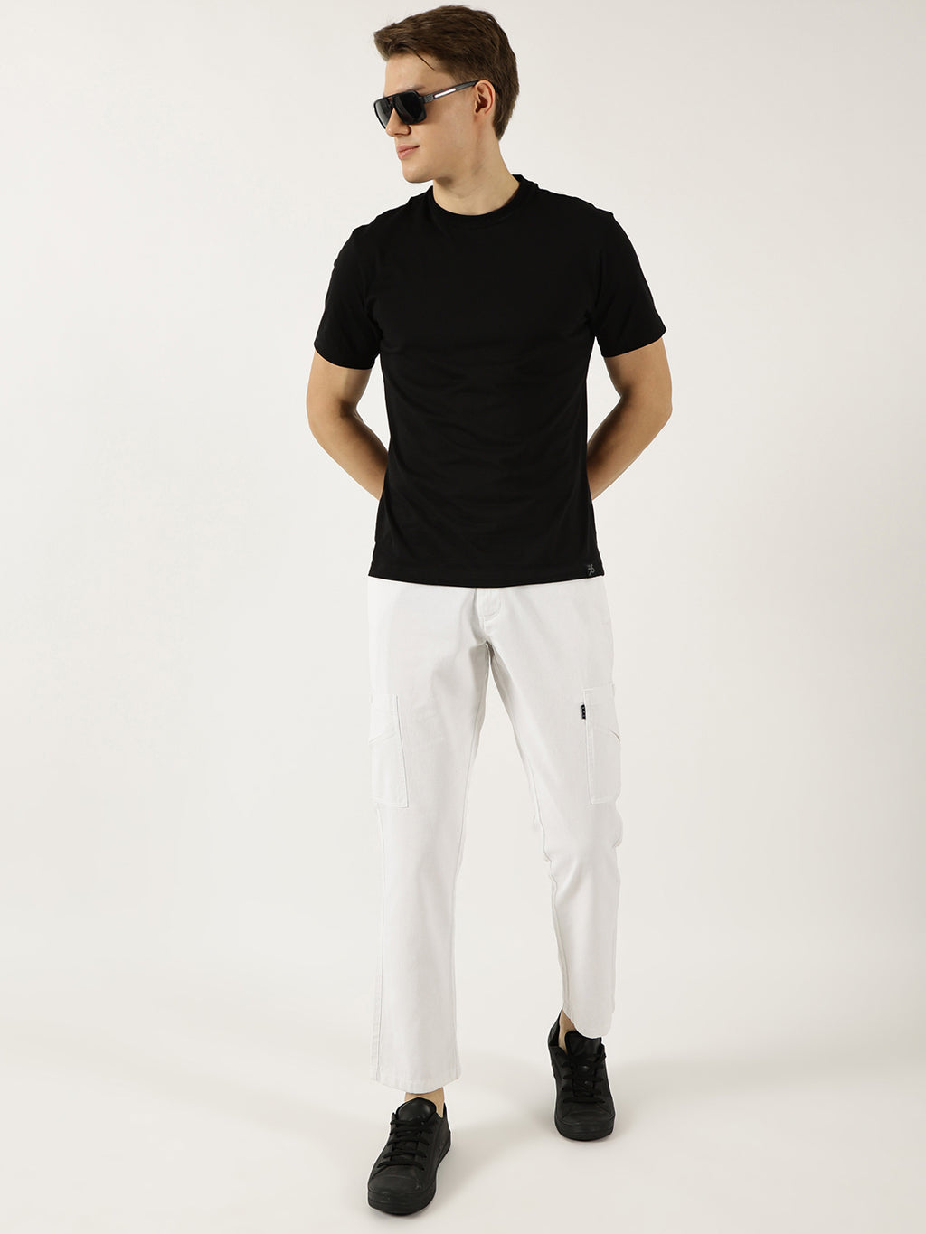 Thomas Scott Men White Pure Cotton Smart Mid-Rise Straight Fit Easy Wash Cargos