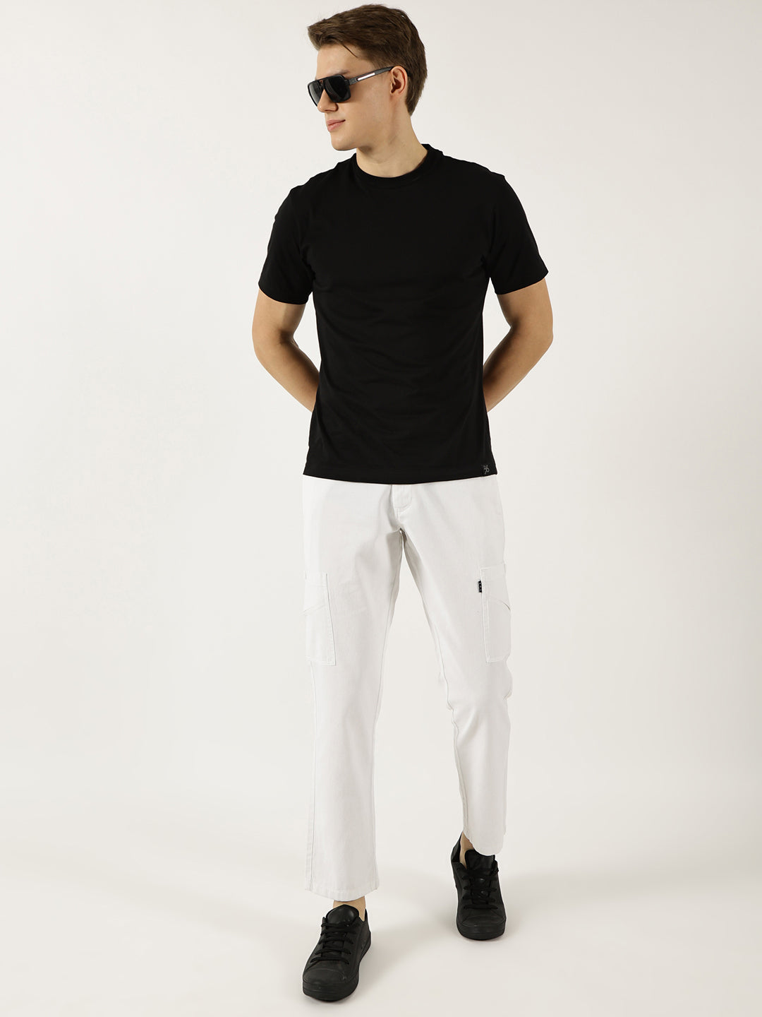 Thomas Scott Men White Pure Cotton Smart Mid-Rise Straight Fit Easy Wash Cargos