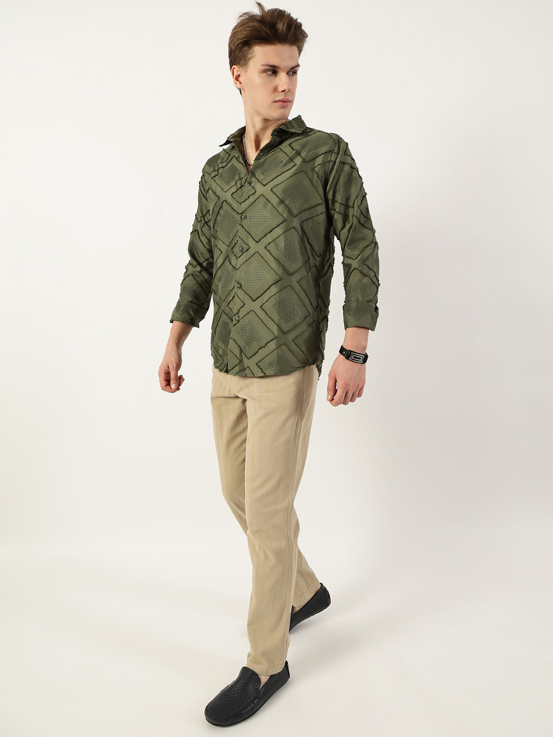 Thomas Scott Men Green Premium Spread Collar Graphic Printed Slim Fit Casual Shirt