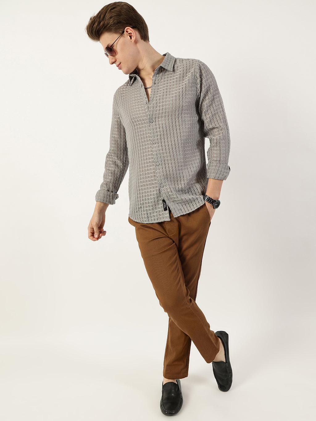 Thomas Scott Men Grey Premium Spread Collar Textured Solid Slim Fit Casual Shirt