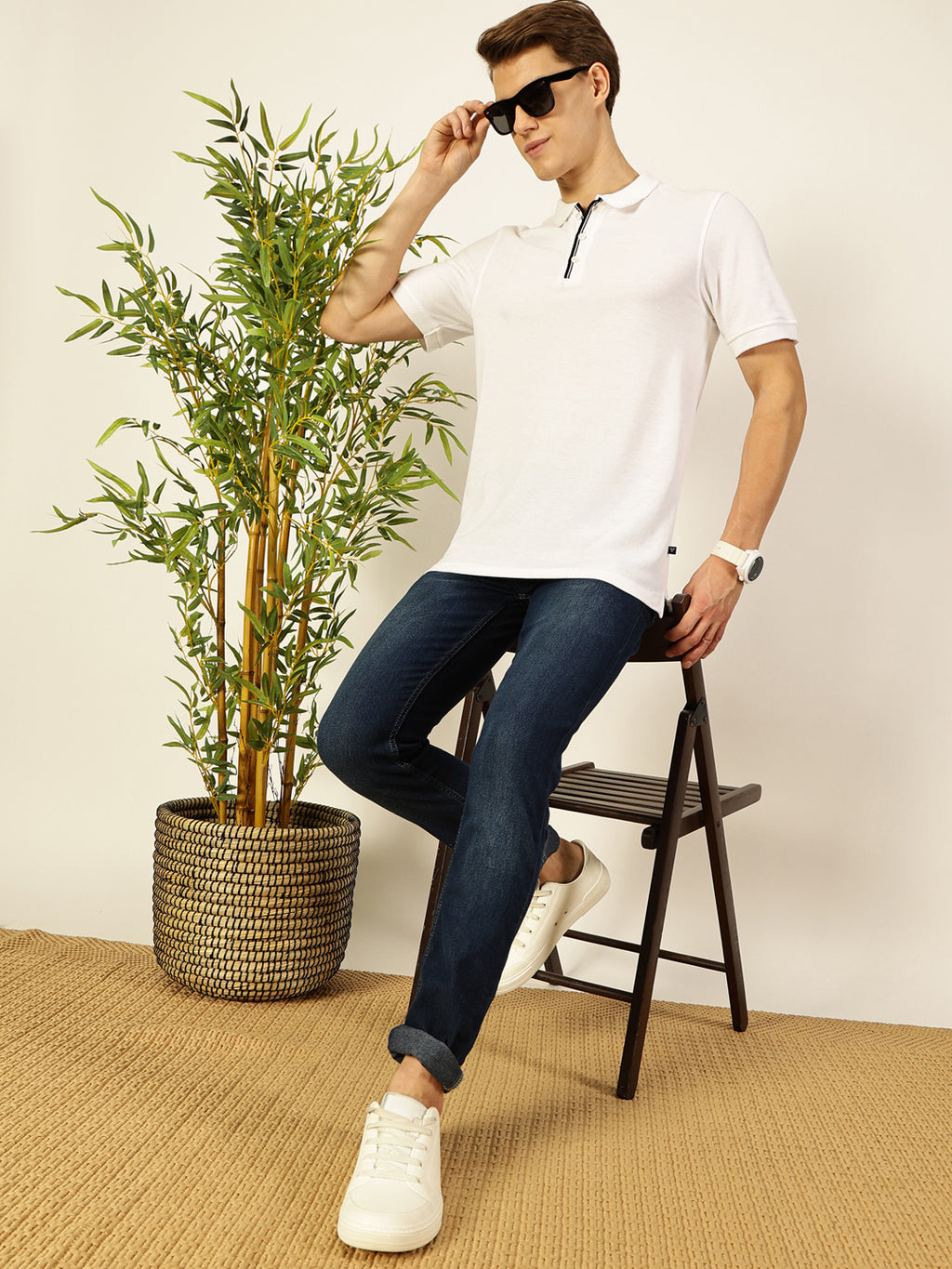 Thomas Scott Men White Regular Fit Short Sleeves Solid Polo Collar Knit Tshirt