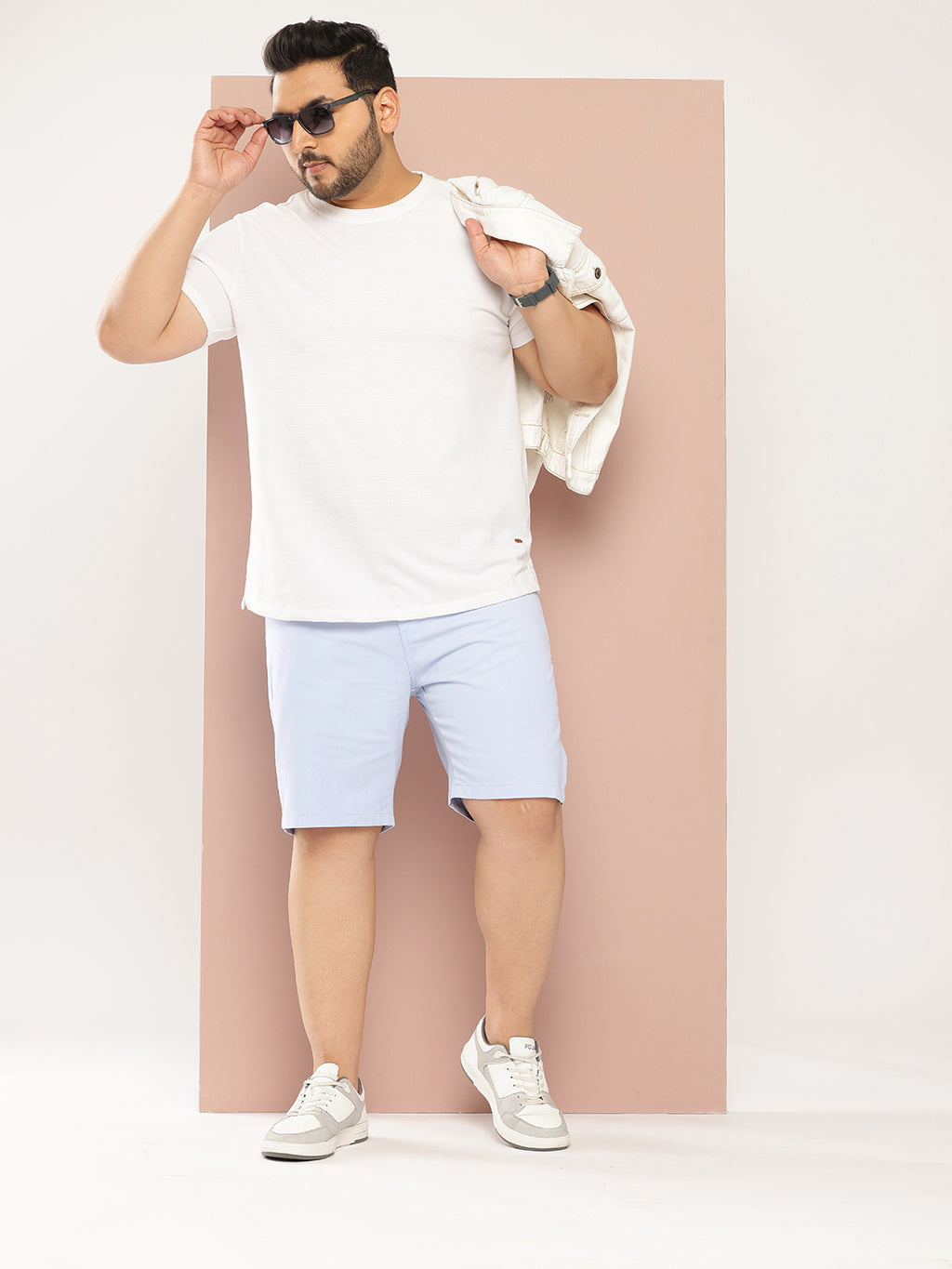 Thomas Scott Men Sky Blue Plus Size Solid Mid Rise Regular Fit Cotton Chino Shorts