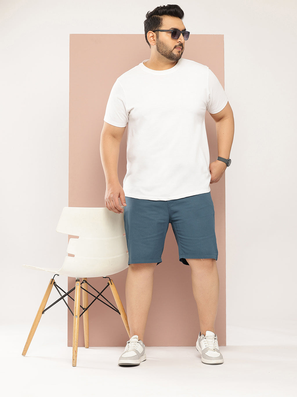 Thomas Scott Men Teal Plus Size Solid Mid Rise Regular Fit Cotton Chino Shorts