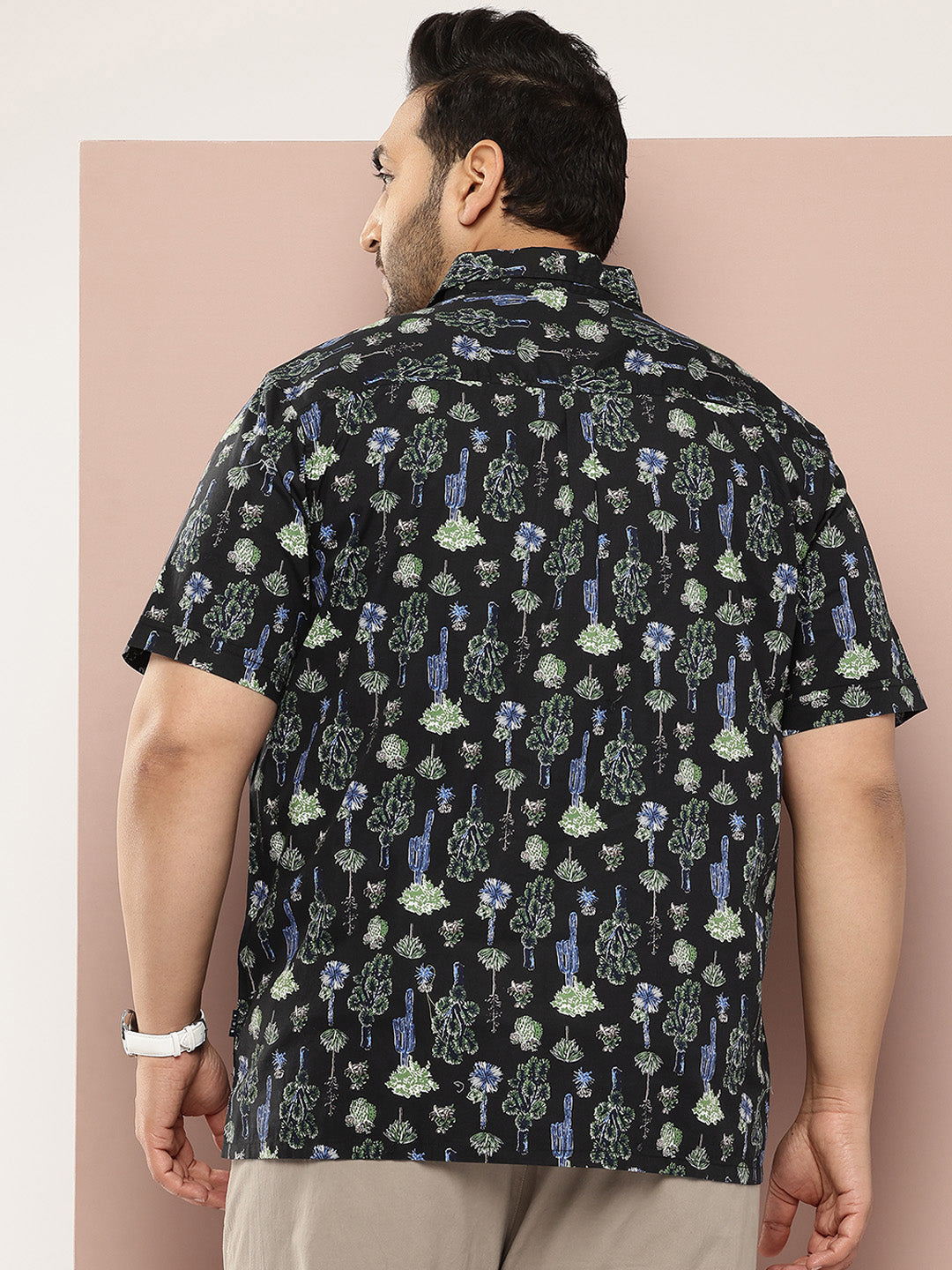 Thomas Scott Men Black Plus Size Regular Fit Short Sleeves Floral Printed Casual Shirt