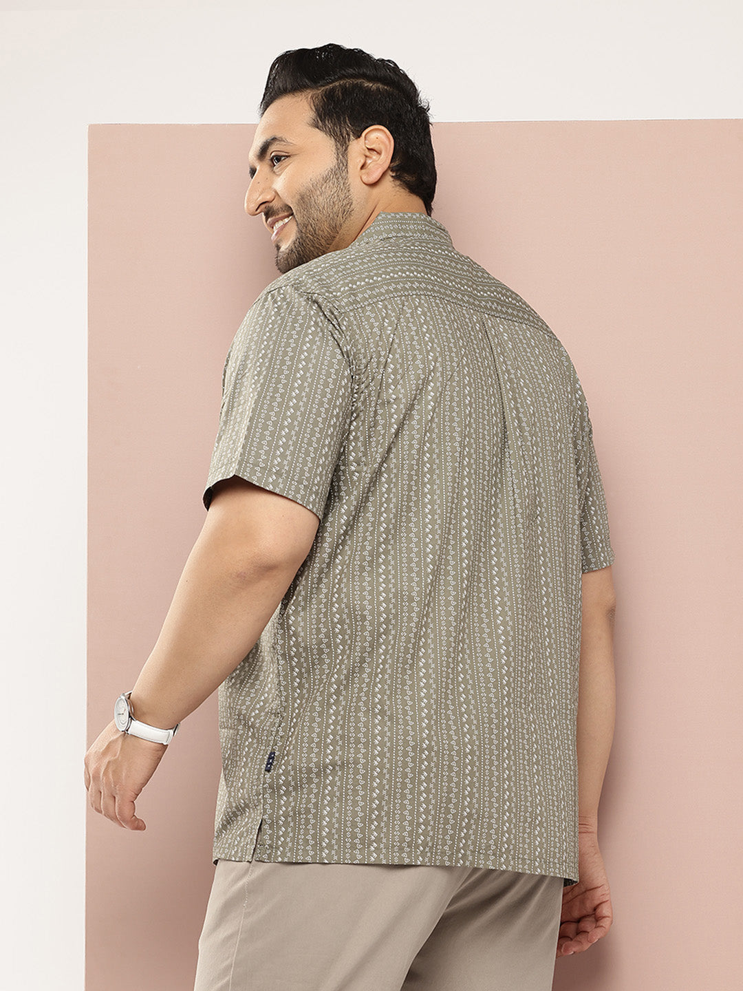 Thomas Scott Men Olive Plus Size Regular Fit Short Sleeves Geometric Printed Casual Shirt
