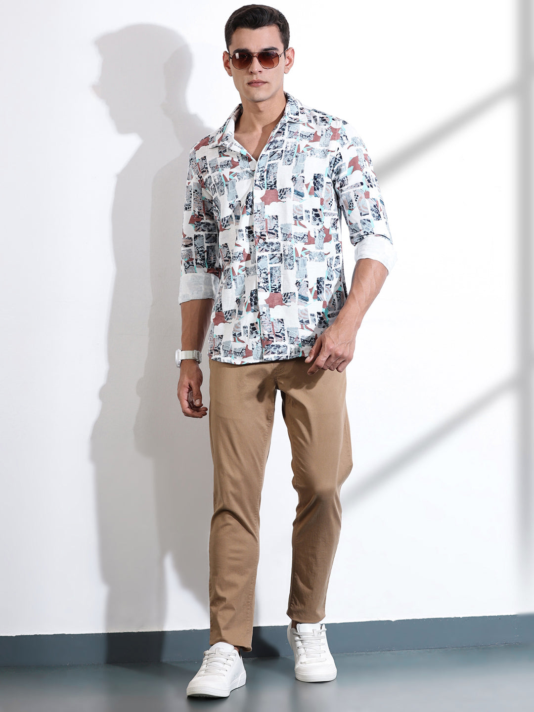 Thomas Scott Men White Slim Fit Long Sleeves Abstract Printed Casual Shirt