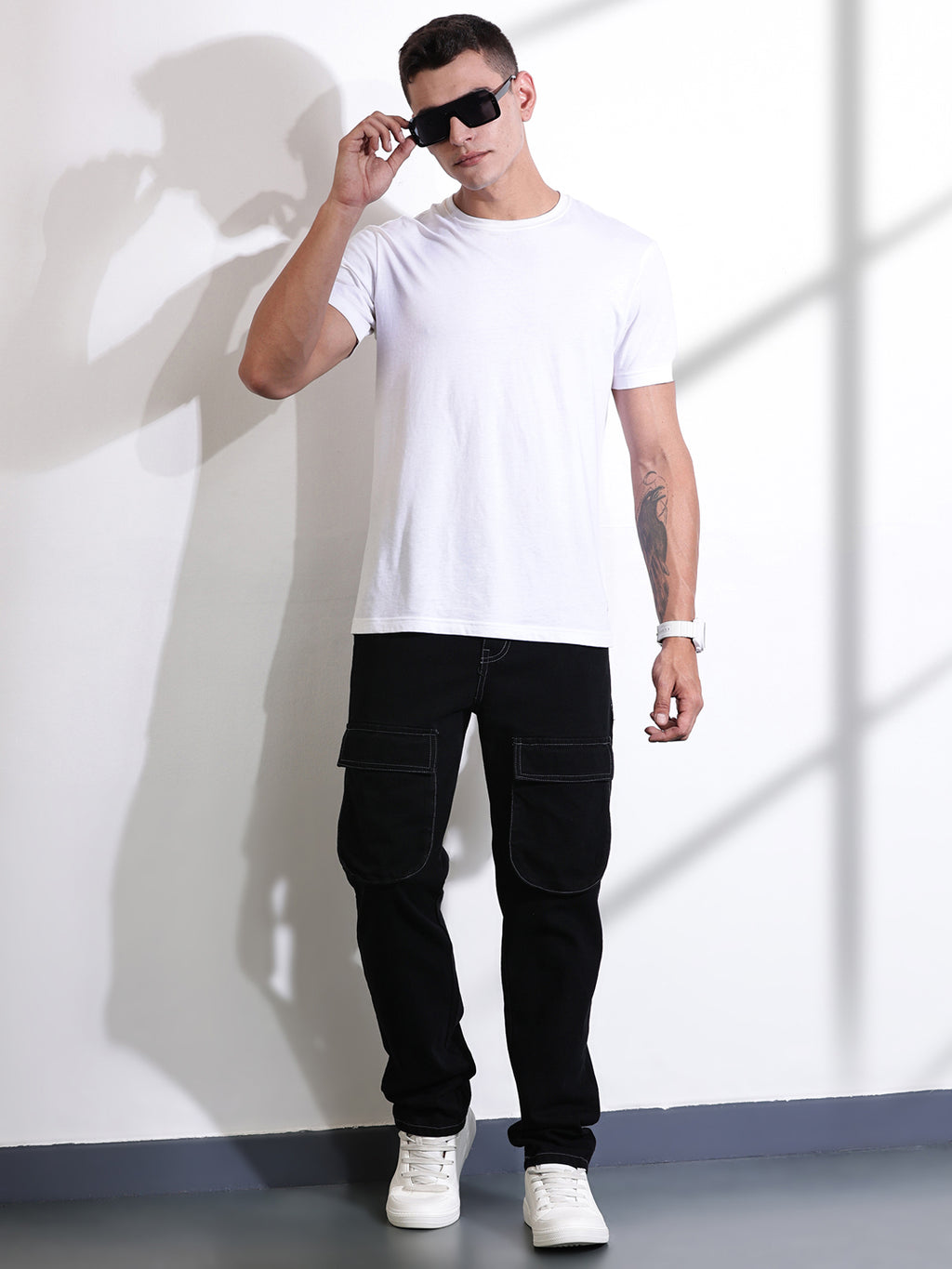 Thomas Scott Men Black Relaxed Fit Cargo Style Cotton Jeans