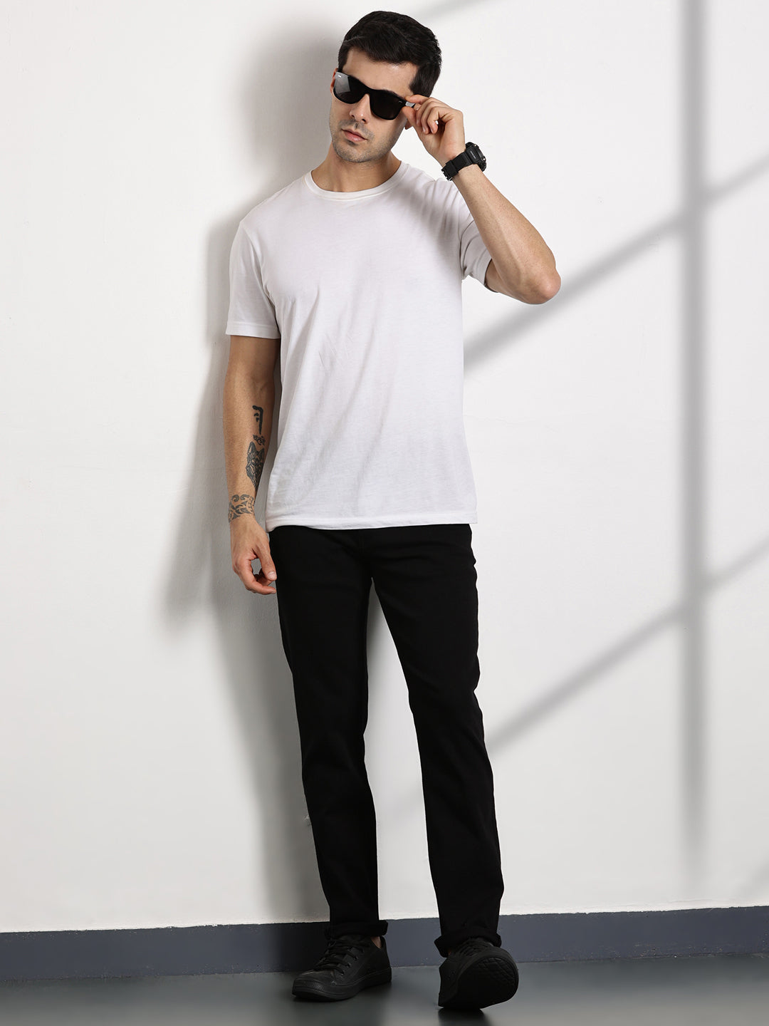 Thomas Scott Men Black Slim Fit Mid-Rise Clean Look Non stretchable Jeans