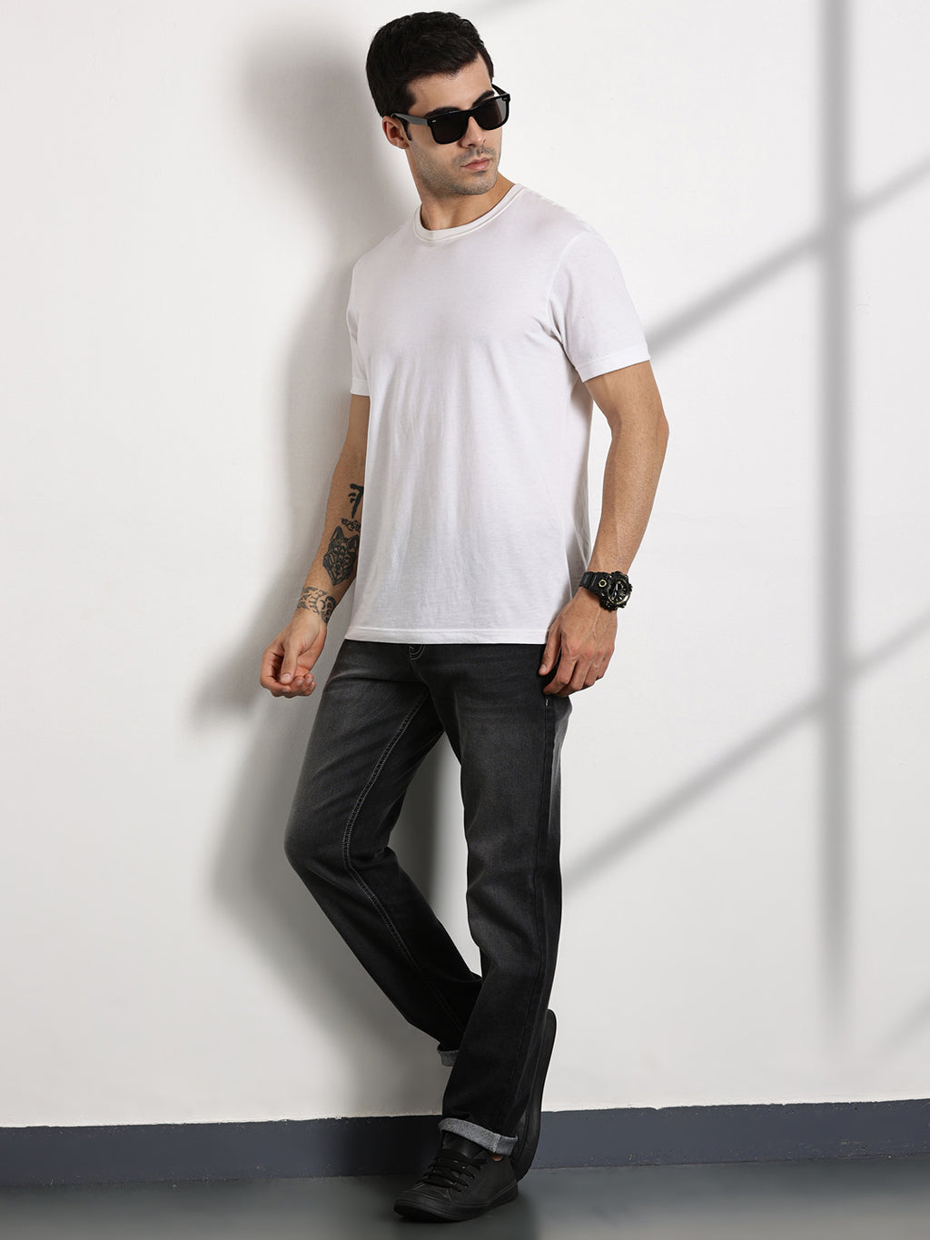 Thomas Scott Men Black Slim Fit Mid-Rise Clean Look Non stretchable Jeans