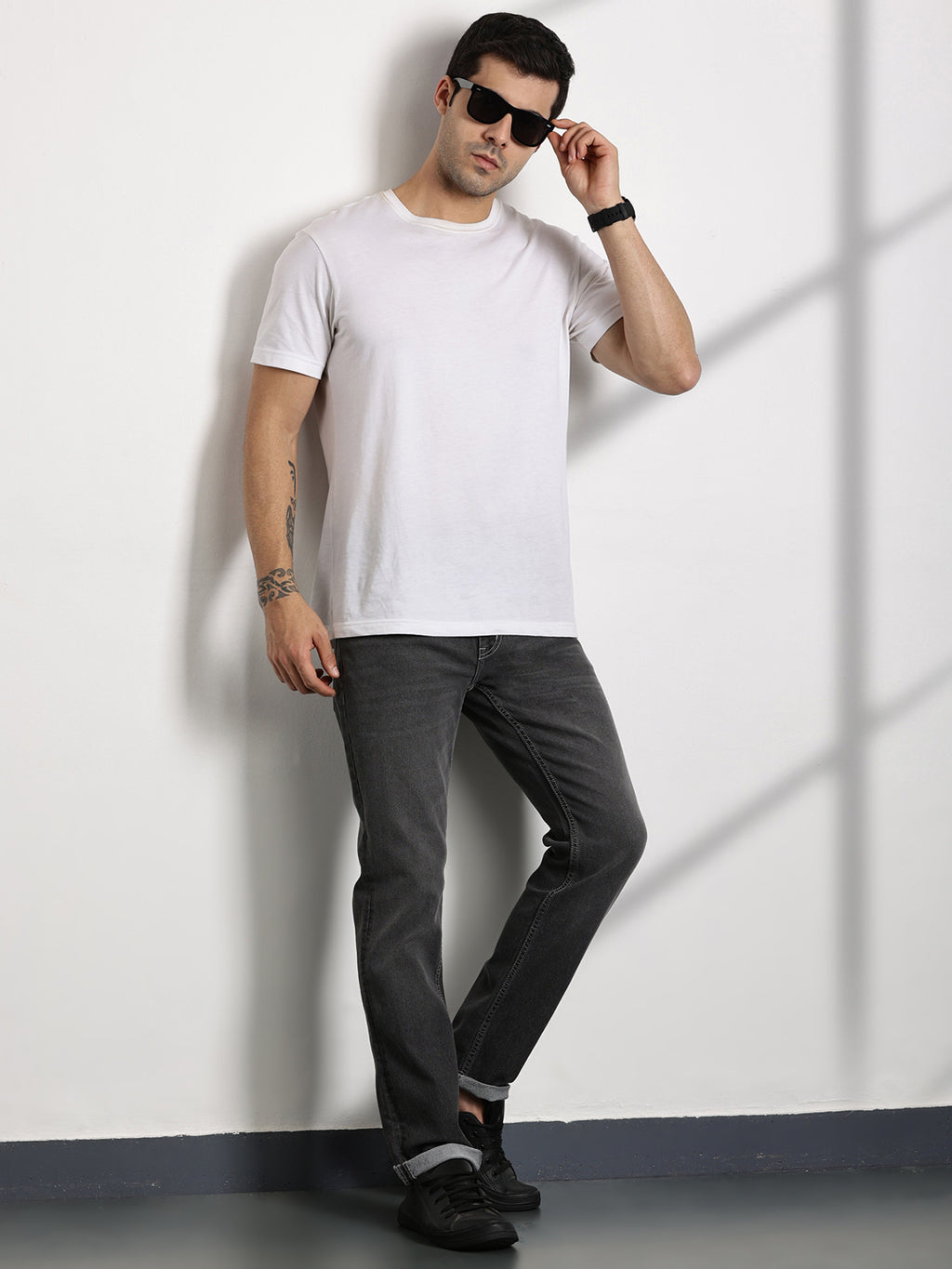 DarkGrey Slim Fit Mid-Rise Clean Look Non stretchable Jeans