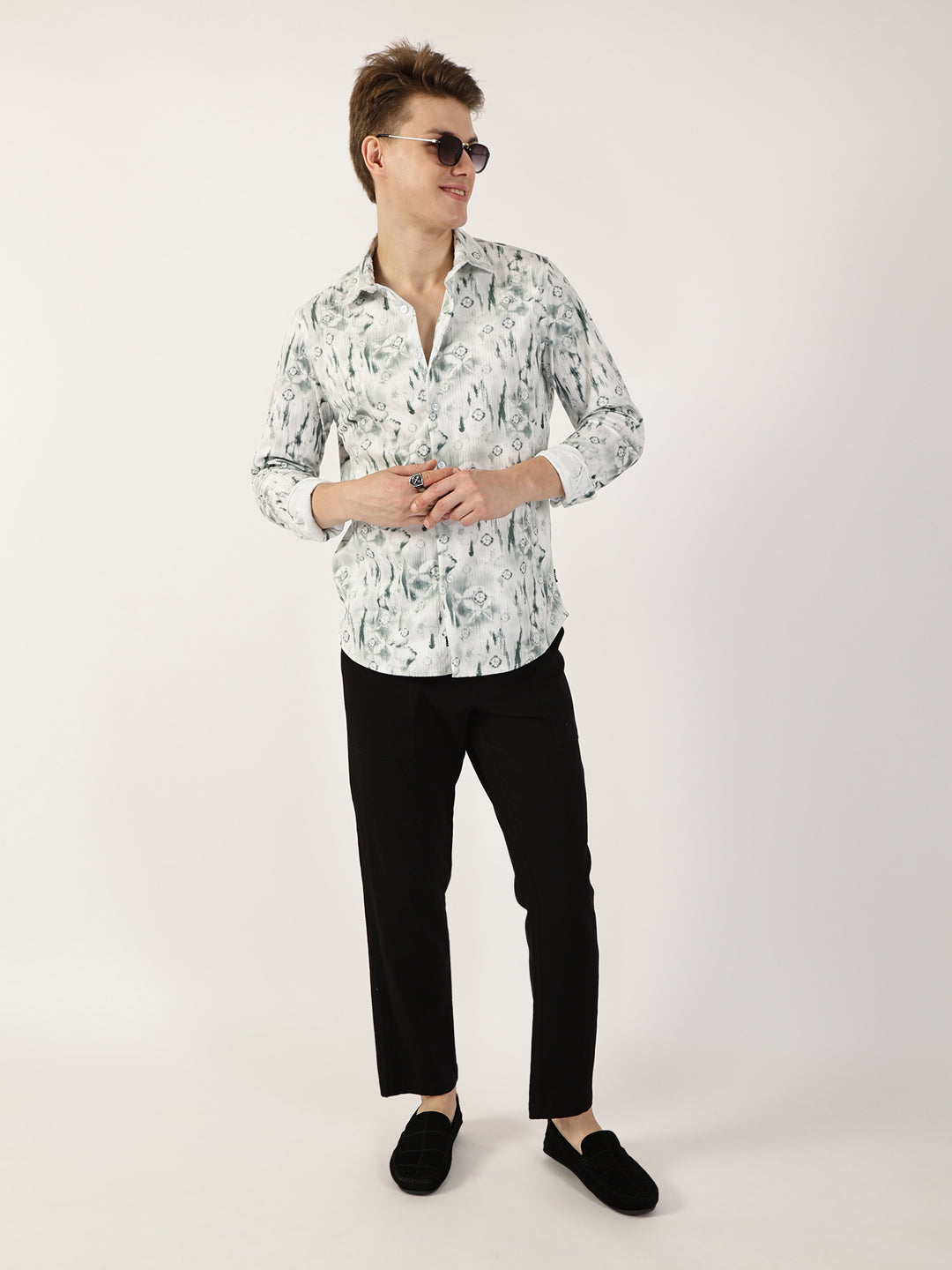 Thomas Scott Men Green Premium Abstract Printed Casual Shirt