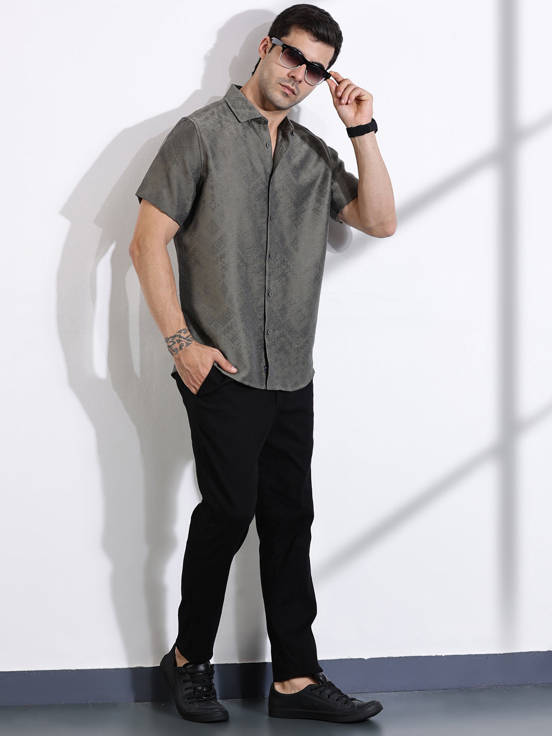 Thomas Scott Men Olive Slim Fit Geometric Print Casual Shirt