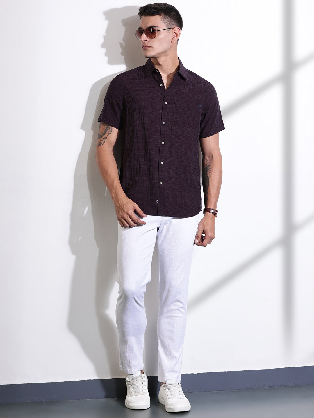 Thomas Scott Men DarkGrey Slim Fit Textured Seersucker Casual Shirt