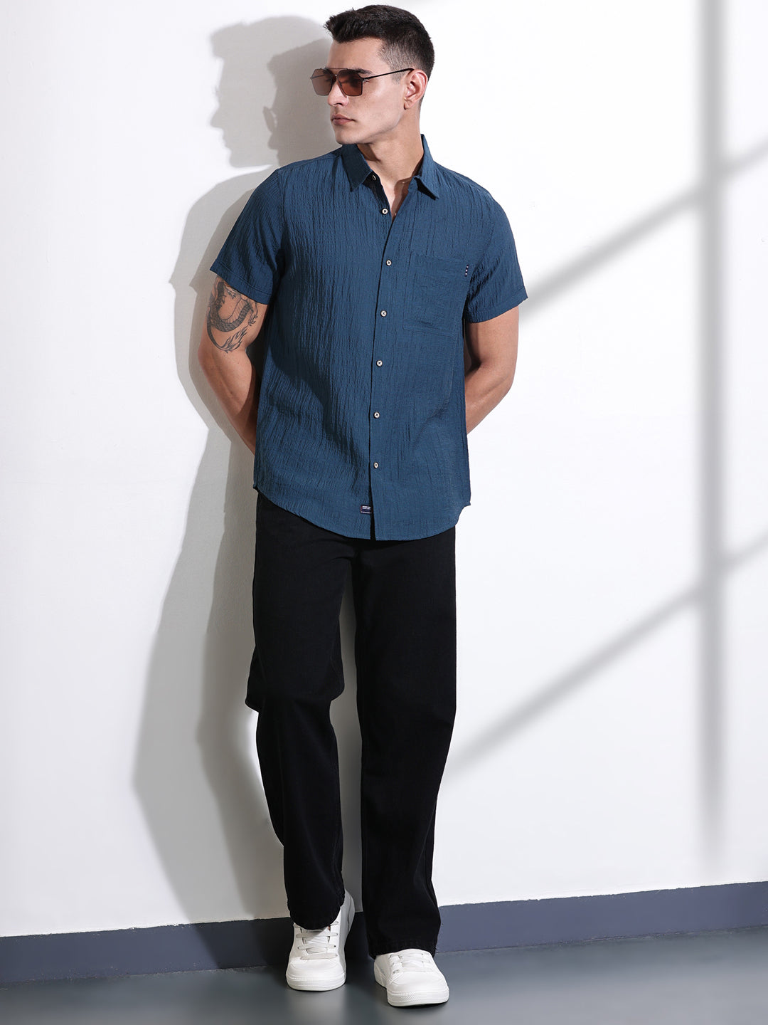 Thomas Scott Men Teal Slim Fit Textured Seersucker Casual Shirt