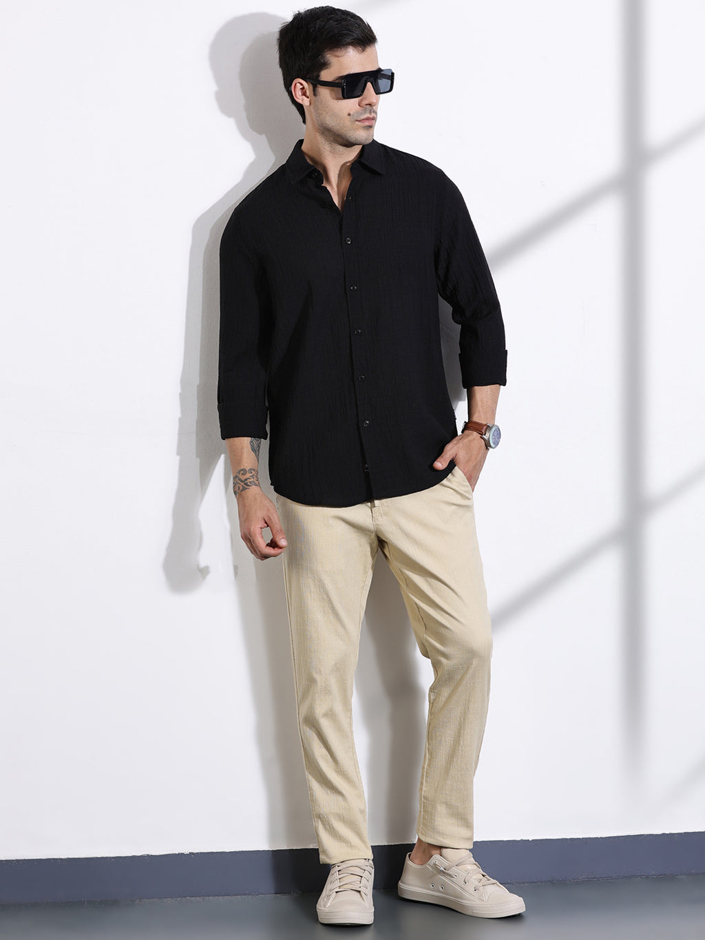 Thomas Scott Men Black Slim Fit Solid Seersucker Casual Shirt