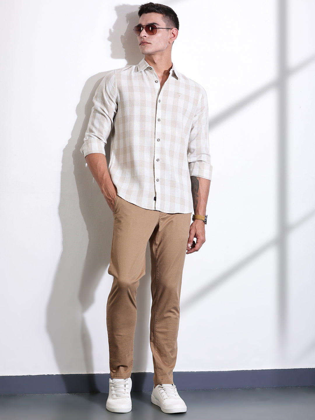 Thomas Scott Men Beige Slim Fit Windowpane Checked Cotton Casual Shirt