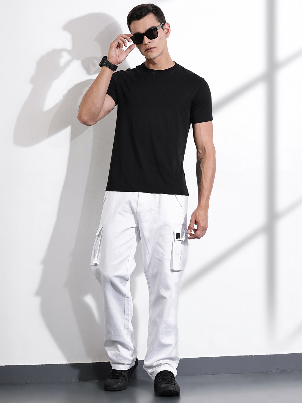 Thomas Scott Men White Relaxed Fit Woven Cargo Trousers