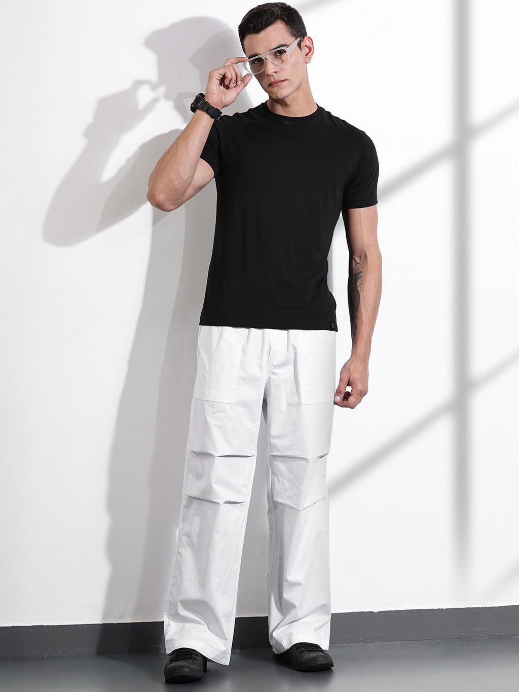 Thomas Scott Men White Relaxed Fit Woven Cargo Trousers