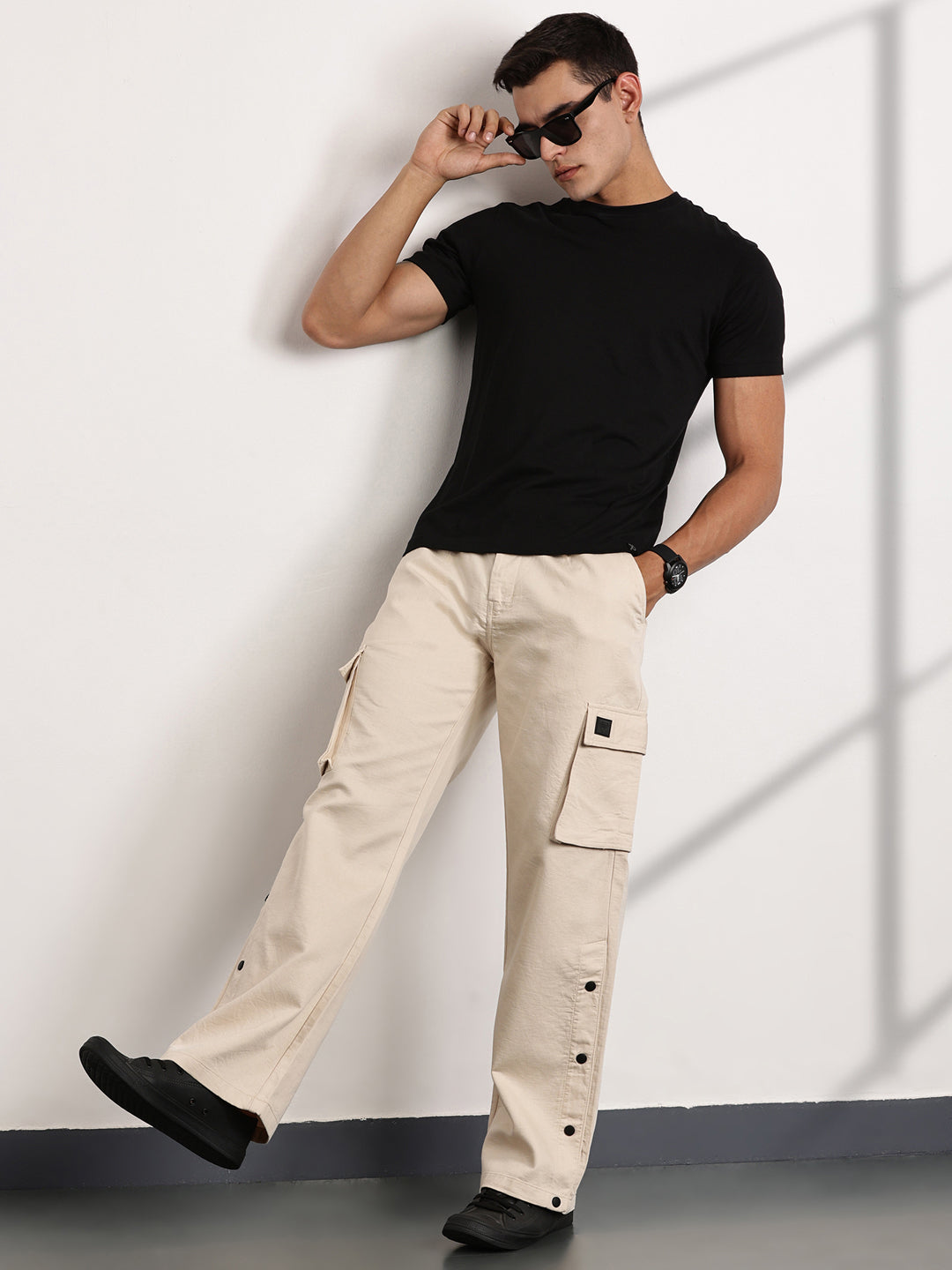 Thomas Scott Men Cream Mid-Rise Relaxed Fit Woven Cargo Trousers