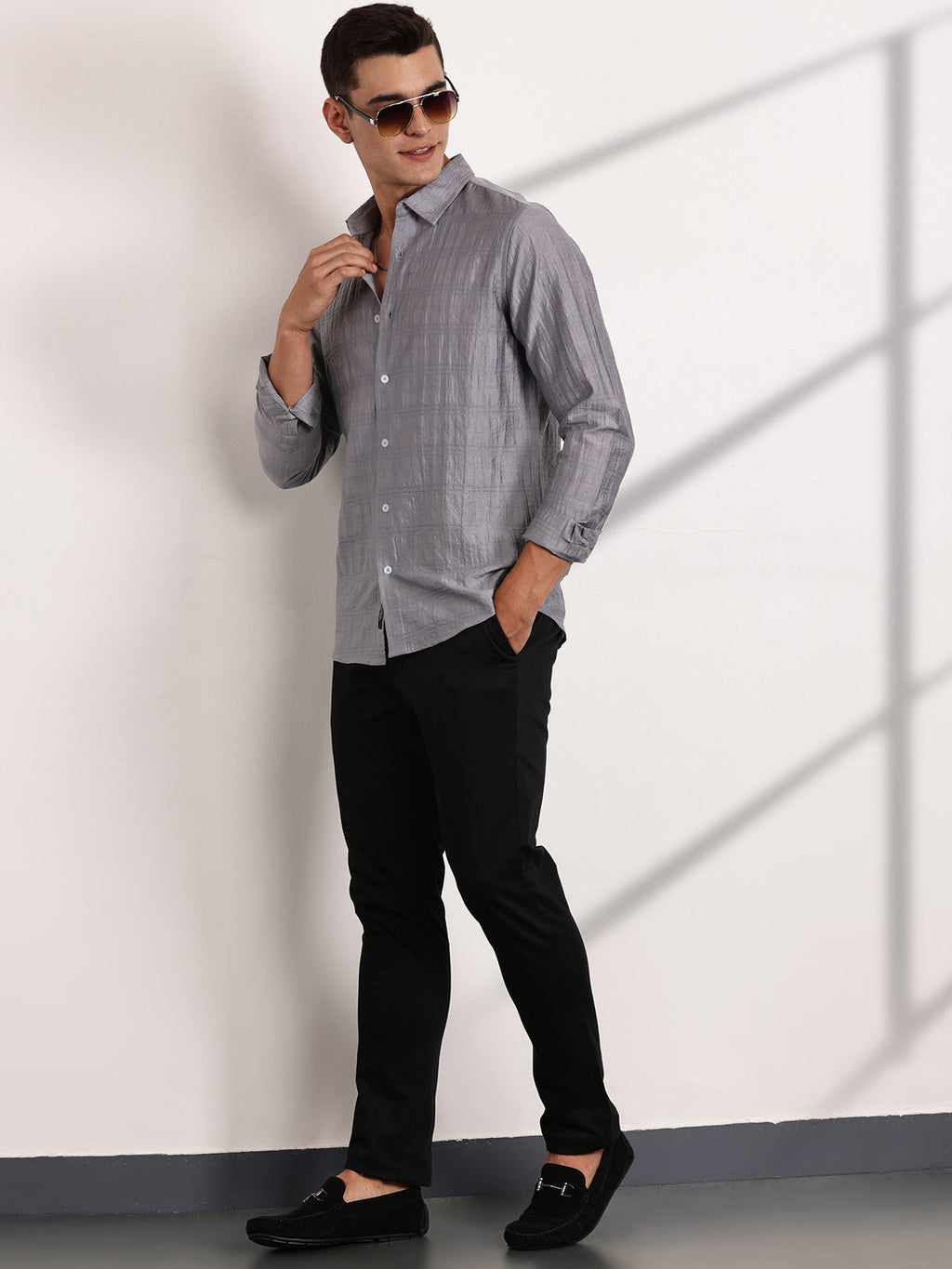Thomas Scott Men Grey Slim Fit Long Sleeves Horizontal Stripes Casual Shirt