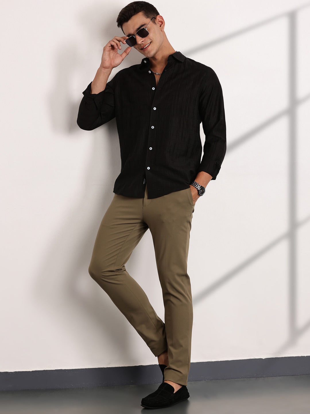 Thomas Scott Men Black Slim Fit Long Sleeves Horizontal Stripes Casual Shirt