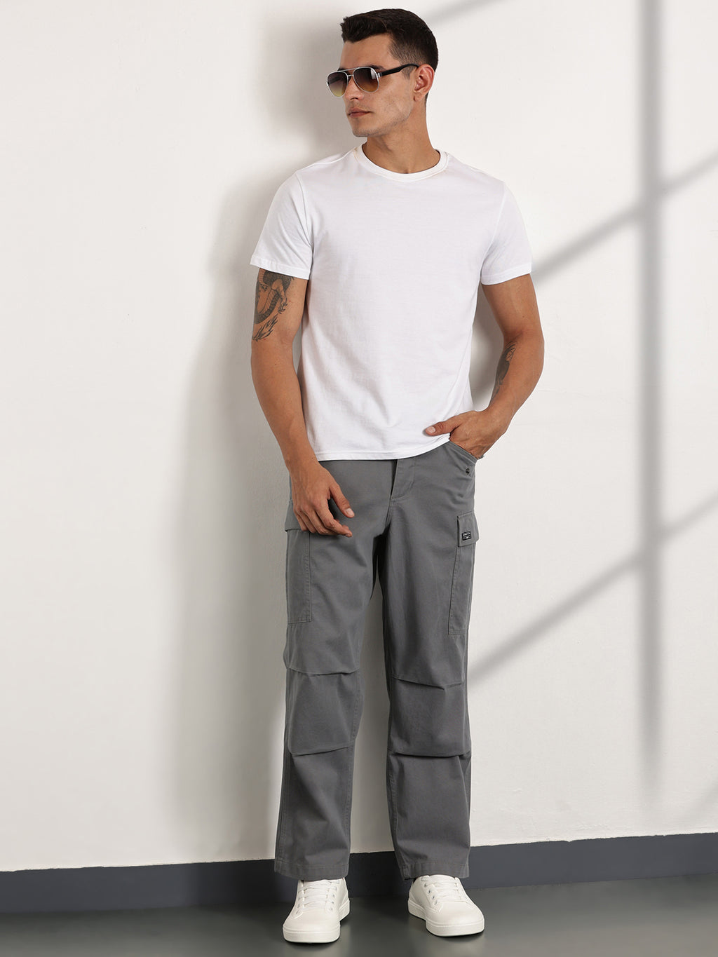 Thomas Scott Men Grey Mid-Rise Loose Fit Cotton Woven Cargo Trouser