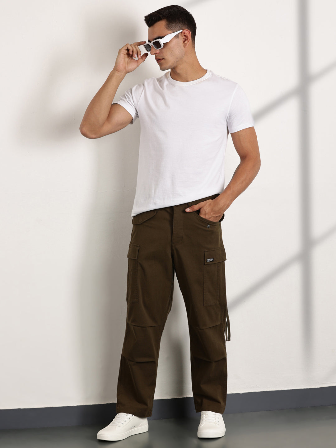 Thomas Scott Men Olive Mid-Rise Loose Fit Cotton Woven Cargo Trouser
