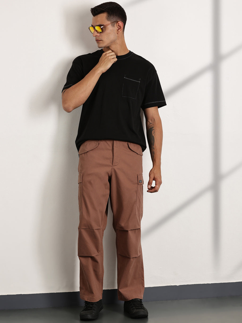 Thomas Scott Men Tan Mid-Rise Loose Fit Cotton Woven Cargo Trouser
