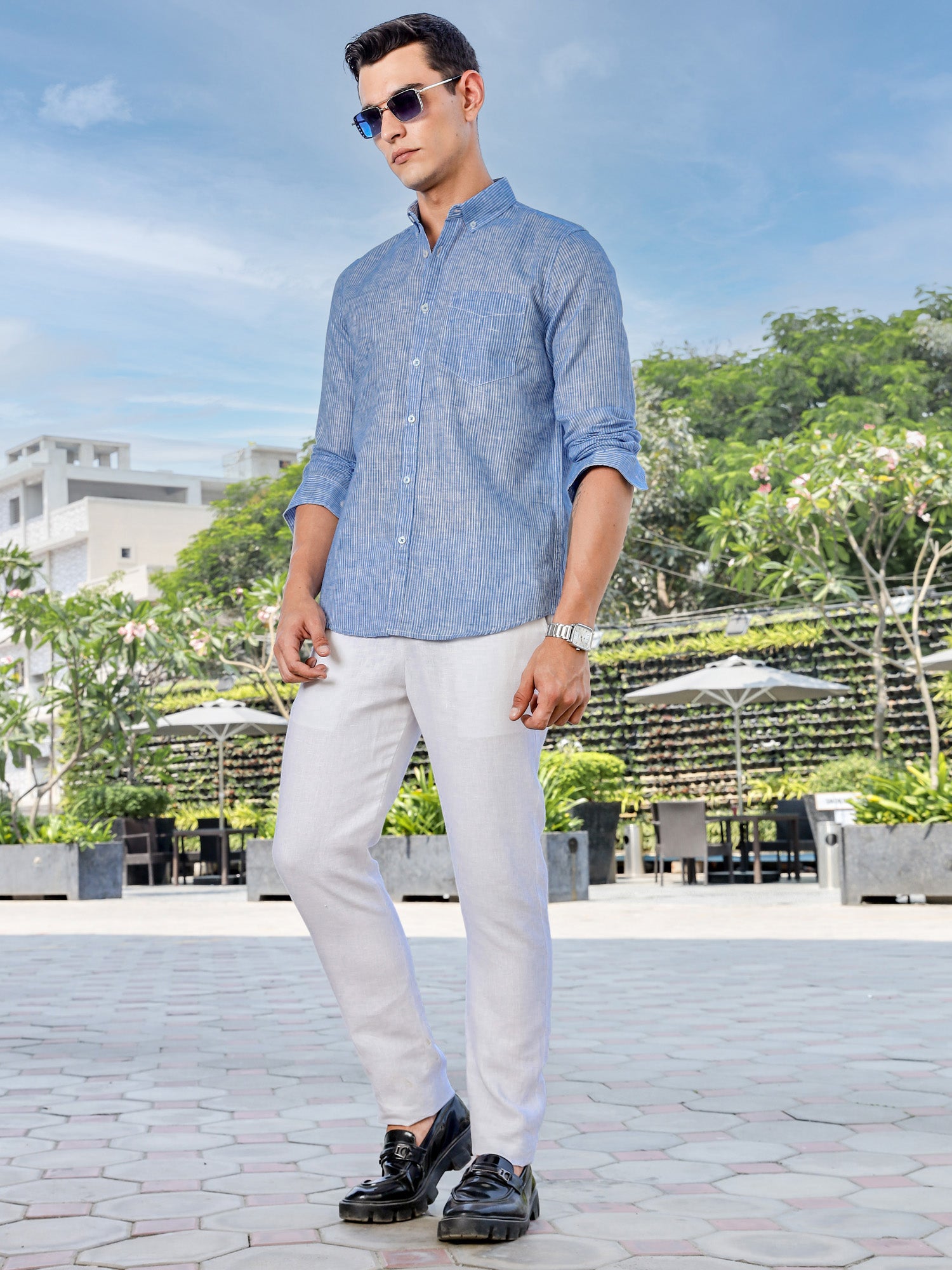 Thomas Scott Men Blue Slim Fit Long Sleeves Pinstripes Linen Casual Shirt